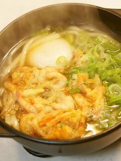 一人鍋で、かき揚げ・餅入りうどん-レシピのメイン写真