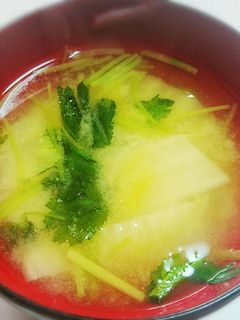 三つ葉と白菜のお味噌汁-レシピのメイン写真