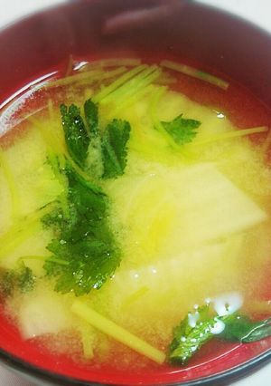 三つ葉と白菜のお味噌汁-レシピのメイン写真