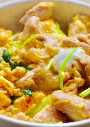 『トリコ』ニンニク鶏の親子丼風-レシピのメイン写真