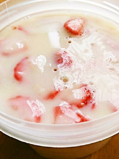 いちご豆乳寒天-レシピのメイン写真