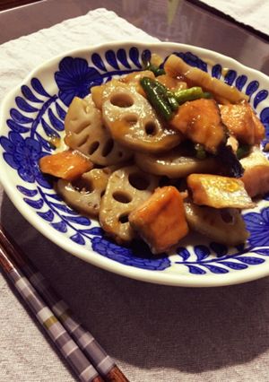 サクサク! れんこんと鮭のにんにく炒め-レシピのメイン写真