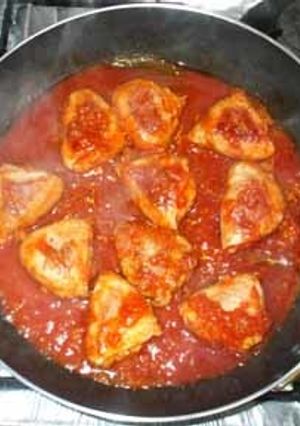 三角肉巻きのトマトソース煮♪豚肉で簡単-レシピのメイン写真