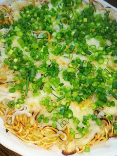 とろ~り餅とチーズの大磯屋ピザ焼そば-レシピのメイン写真