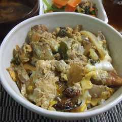 A picture of 炭火焼風親子丼.