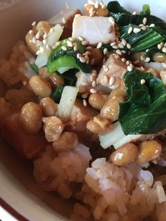 納豆と豚肉の味噌焼きのご飯-レシピのメイン写真