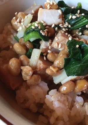 納豆と豚肉の味噌焼きのご飯-レシピのメイン写真