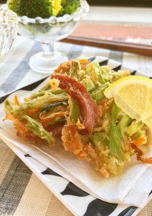 野菜の皮と芯で節約ご馳走♬サクサクべジ天-レシピのメイン写真