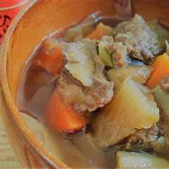 รูปของ 牛すじと根菜の圧力鍋煮込み