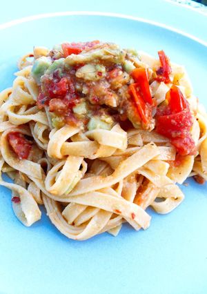 アボカドとトマトの絶品パスタ-レシピのメイン写真