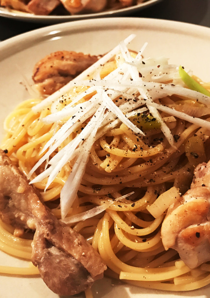 鶏ももとネギのダシ香る和風パスタ-レシピのメイン写真