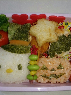 キャラ弁 キティちゃんのハロウィン弁当-レシピのメイン写真