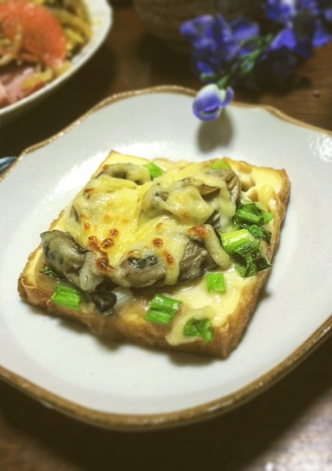 牡蠣のバター焼きのせ☆厚揚げ豆腐ピザ-レシピのメイン写真