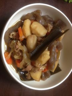 里芋と蒟蒻と豚肉と玉ねぎと人参の煮物-レシピのメイン写真