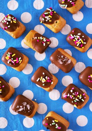 乾パンでお手軽＆簡単デコ☆チョコ菓子-レシピのメイン写真