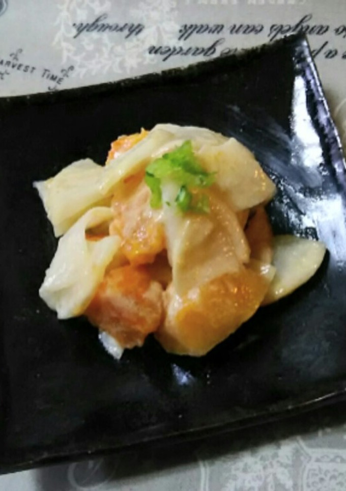 季節を味わう♪柿と蕪の胡麻和え風サラダ-レシピのメイン写真