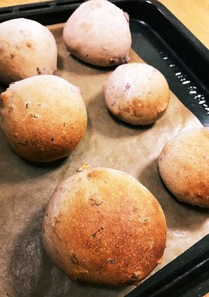 ✿黒豆煮汁でふんわり黒豆パン✿-レシピのメイン写真