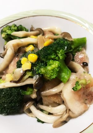 とりとブロッコリーの塩炒め-レシピのメイン写真