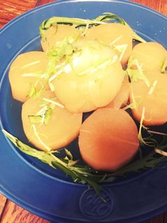 簡単・ダシで煮込んだ真ん中玉ねぎと大根煮-レシピのメイン写真