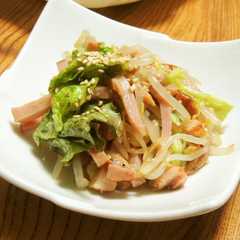 รูปของ すぐ出来る！お歳暮焼き豚の和え物☆もやし