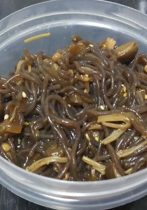 糸こんにゃくときのこの炒め煮-レシピのメイン写真