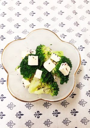*ブロッコリー&チーズのゆかり和え*-レシピのメイン写真