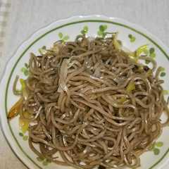 รูปของ 一人ランチに♪簡単♪日本蕎麦の炒め蕎麦♪