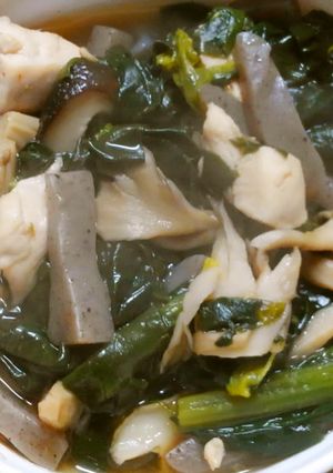 ほうれん草と蒟蒻と鶏ささみのお吸い物風♪-レシピのメイン写真