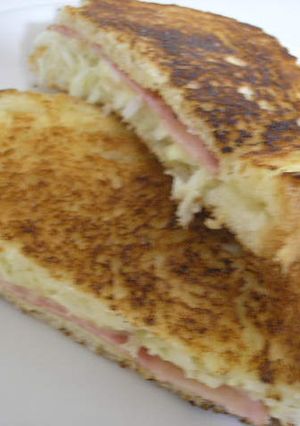 サクッとろ～なハムチーズホットサンド♪-レシピのメイン写真