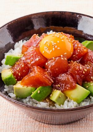 コク旨たれ☆まぐろとアボカドのユッケ丼-レシピのメイン写真