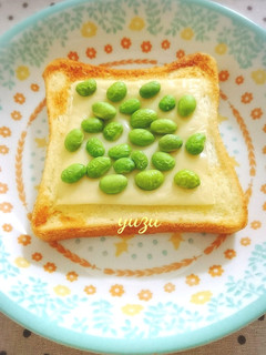 朝食やランチに♪枝豆on!チーズトースト-レシピのメイン写真