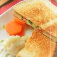 ベーコン×胡瓜×チーズのトーストサンド