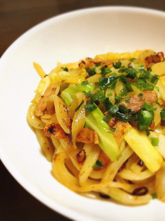 ランチに!*しょうゆバター焼きうどん-レシピのメイン写真