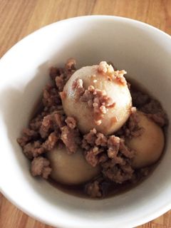 簡単!冷凍里芋と挽き肉の煮物-レシピのメイン写真