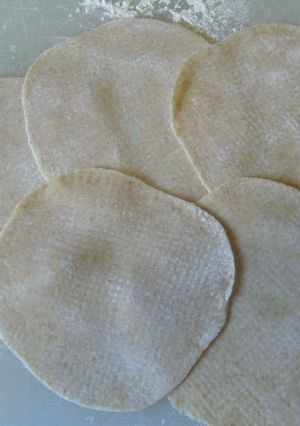 手作り餃子の皮☆全粒粉入り☆-レシピのメイン写真