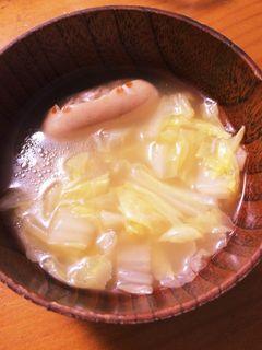 白菜とソーセージのスープ-レシピのメイン写真