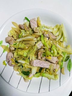 キャベツと玉ねぎと豚肉のアンチョビ炒め✨-レシピのメイン写真