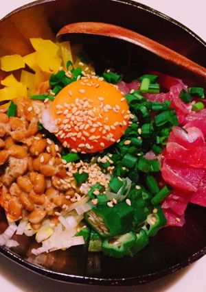 マグロの中落ちで 海鮮ばくだん-レシピのメイン写真