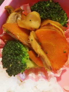 ブロッコリーと人参のバターめんつゆ炒め♪-レシピのメイン写真
