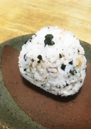 梅鰹わかめおにぎり (記録用)-レシピのメイン写真