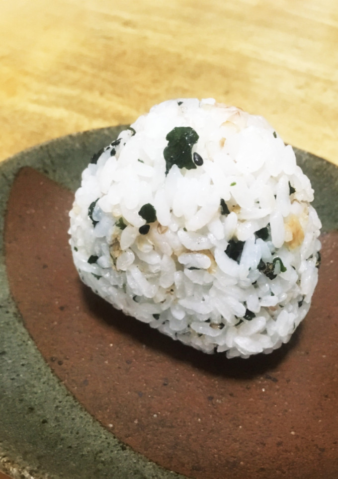 梅鰹わかめおにぎり (記録用)-レシピのメイン写真