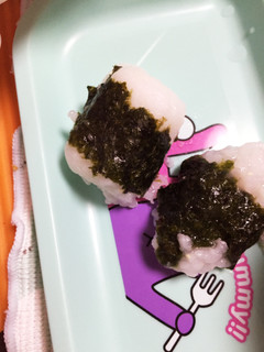 離乳食後期〜手づかみプチおにぎり-レシピのメイン写真