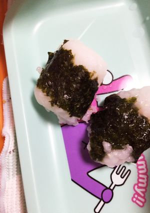 離乳食後期〜手づかみプチおにぎり-レシピのメイン写真