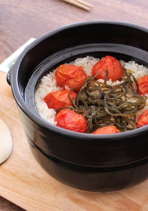 土鍋ご飯　トマトと塩昆布の炊き込み-レシピのメイン写真