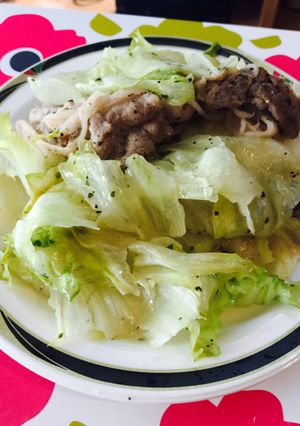 余ったお餅アレンジでレタスと豚炒め-レシピのメイン写真