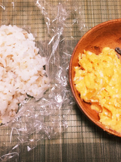 卵と塩昆布のおにぎり-レシピのメイン写真