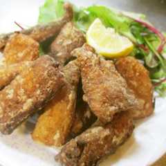 รูปของ サクサクお惣菜屋さんの味♪サバの竜田揚げ