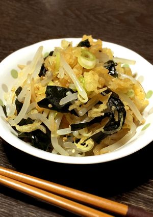 揚げ玉で「もやしとわかめのたぬき和え」-レシピのメイン写真