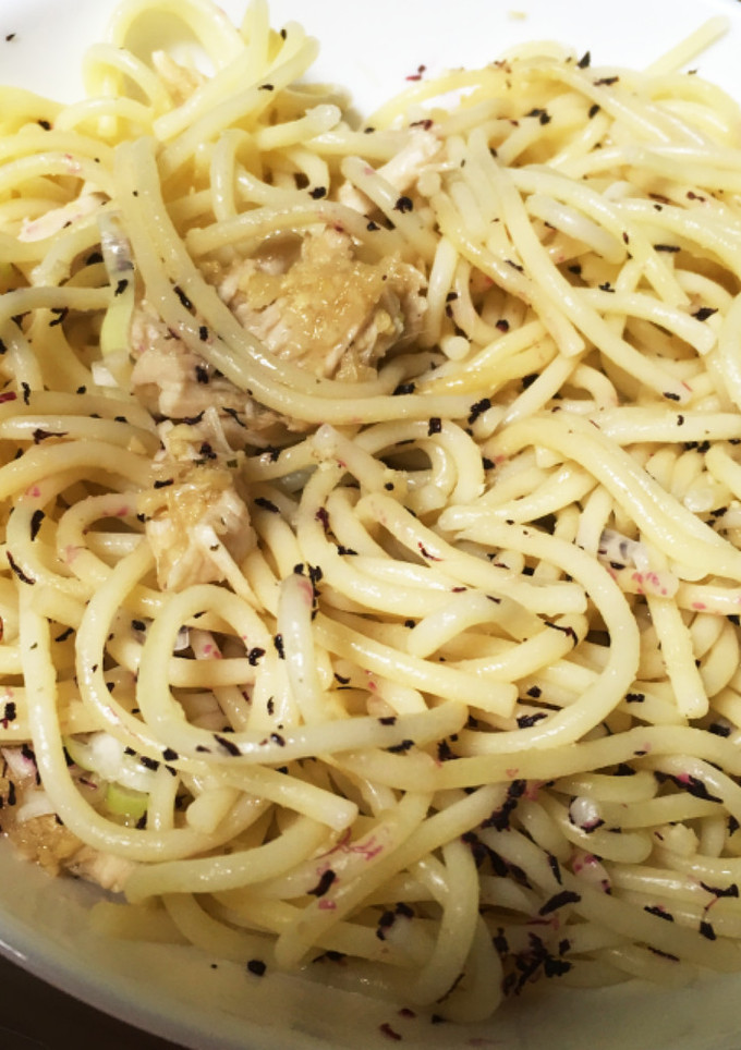 簡単！鶏ササミと生姜＆ゆかりの和風パスタ-レシピのメイン写真