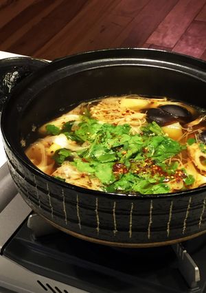 ニンニクのたーぷり効いた鶏出汁しょうゆ鍋-レシピのメイン写真